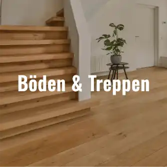 Treppe und Bodenbelag aus Holz